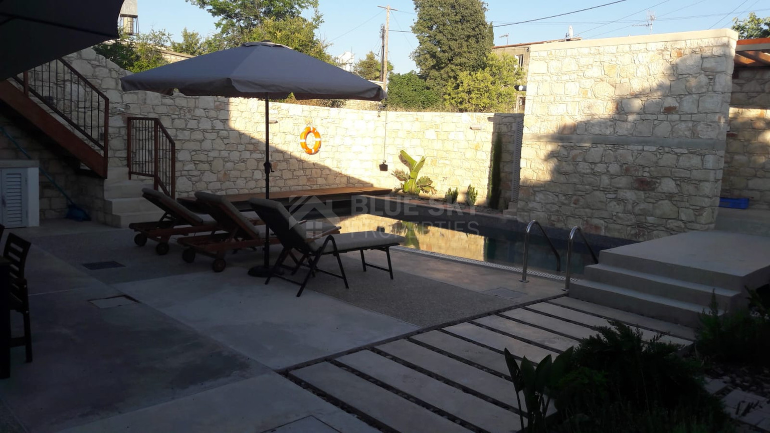 Charming three bedroom traditional villa for rent
