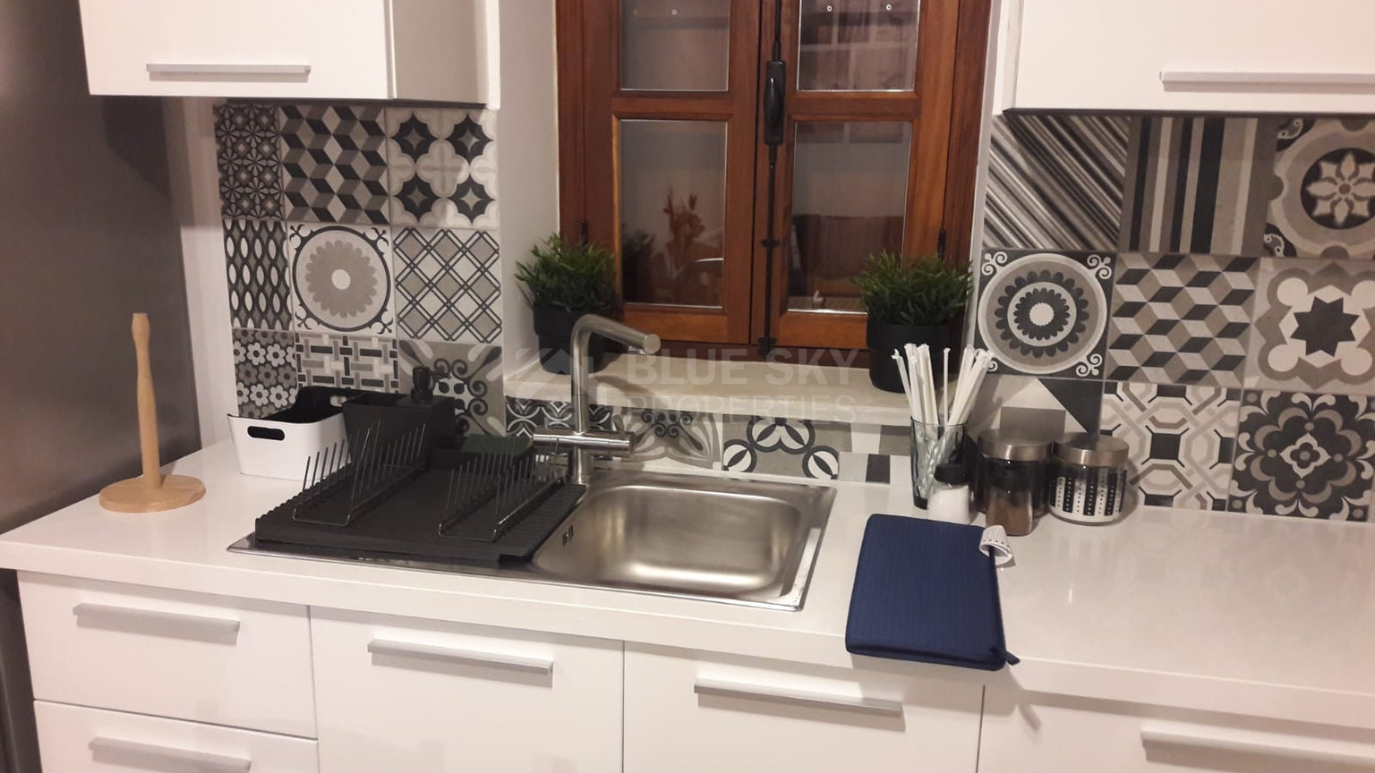 Charming three bedroom traditional villa for rent