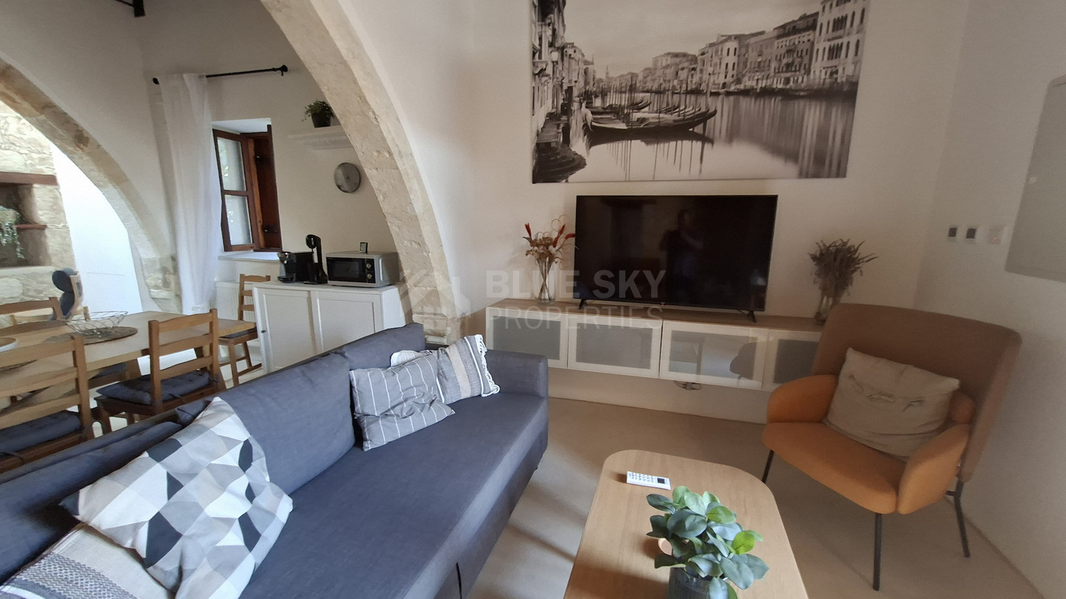 Charming three bedroom traditional villa for rent