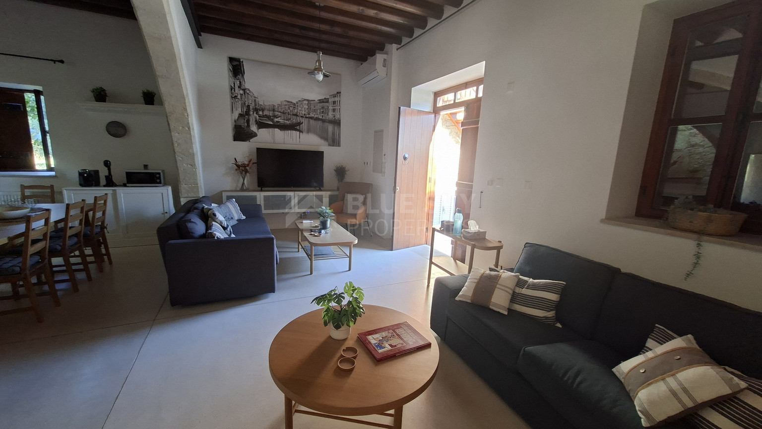 Charming three bedroom traditional villa for rent