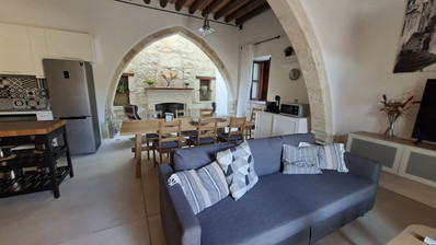 Charming three bedroom traditional villa for rent