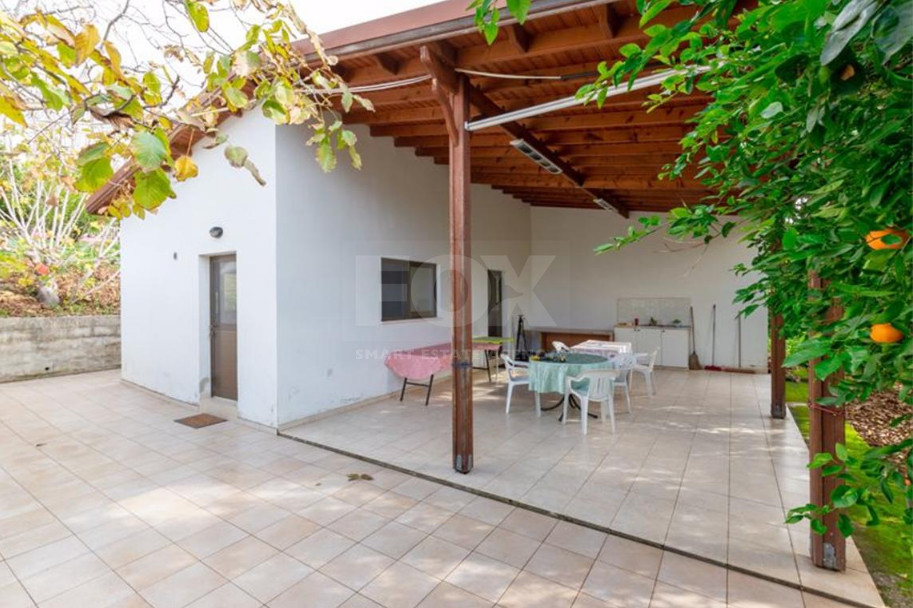 Charming 2-Bedroom Farmhouse on a Large Plot in Melini Village