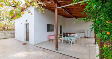 Charming 2-Bedroom Farmhouse on a Large Plot in Melini Village