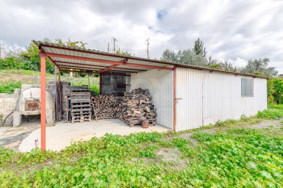 Charming 2-Bedroom Farmhouse on a Large Plot in Melini Village