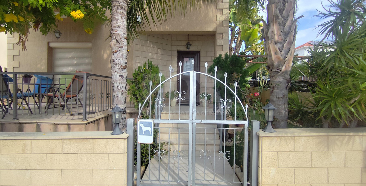 Beautiful Fully Furnished four Bedroom House in Ypsonas