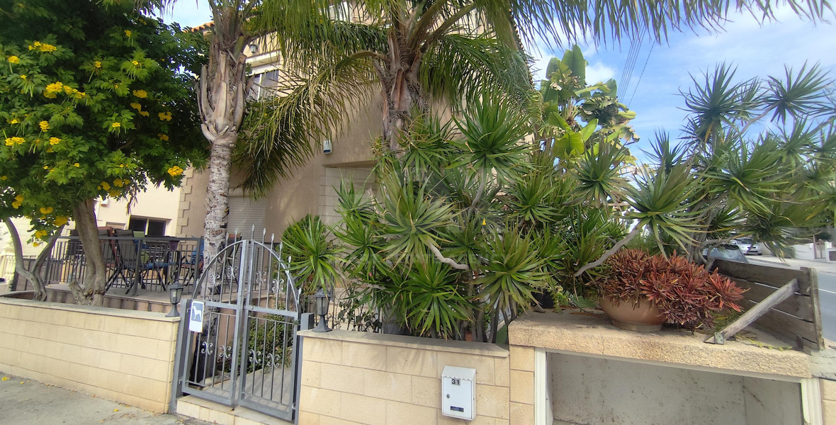 Beautiful Fully Furnished four Bedroom House in Ypsonas