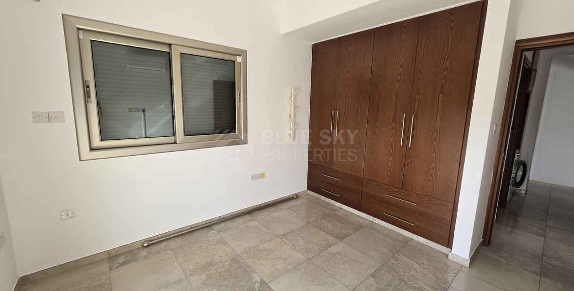 Spacious 3-Bedroom House With An Office & Separate Maids House For Rent  Near The Island School