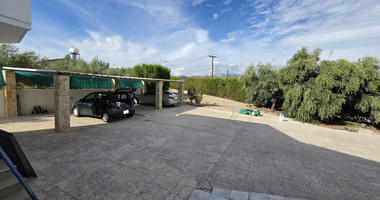 Spacious 3-Bedroom House With An Office & Separate Maids House For Rent  Near The Island School