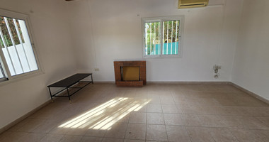 Spacious 3-Bedroom House With An Office & Separate Maids House For Rent  Near The Island School