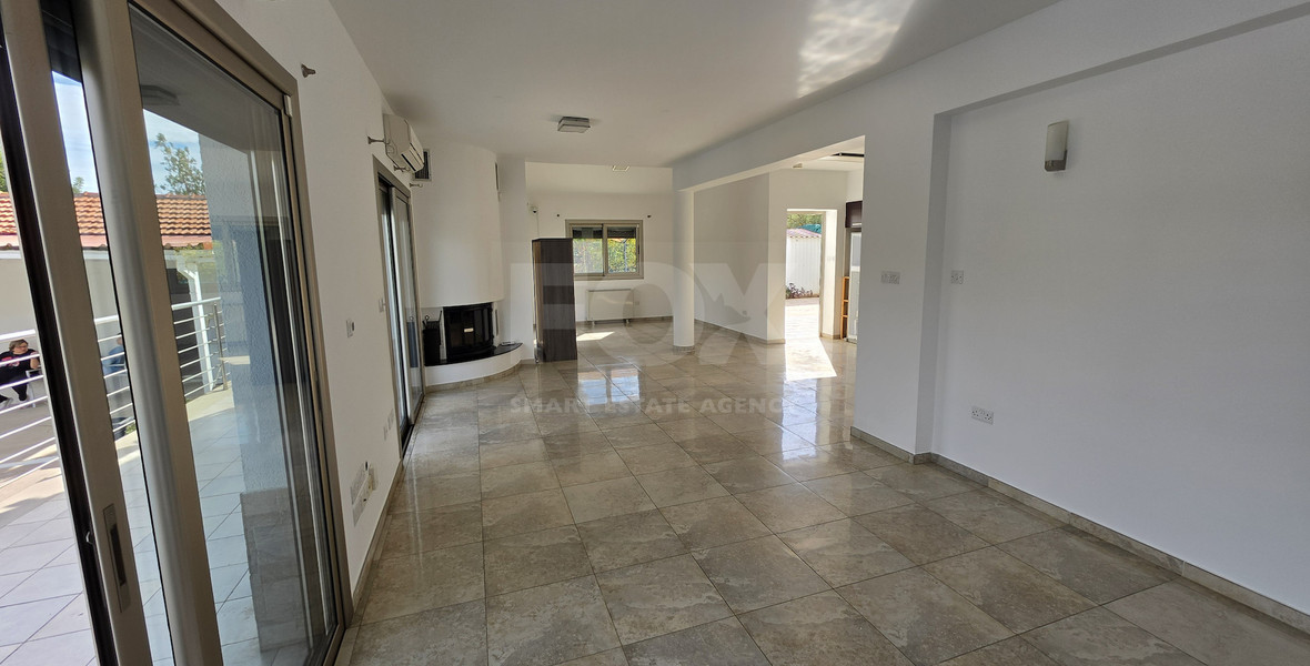 Spacious 3-Bedroom House With An Office & Separate Maids House For Rent  Near The Island School