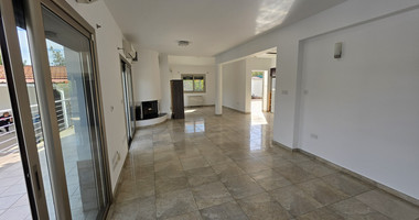 Spacious 3-Bedroom House With An Office & Separate Maids House For Rent  Near The Island School