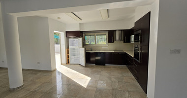 Spacious 3-Bedroom House With An Office & Separate Maids House For Rent  Near The Island School