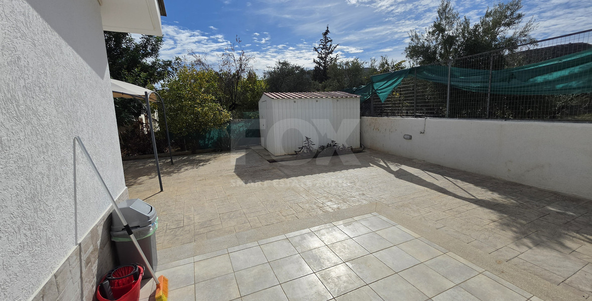 Spacious 3-Bedroom House With An Office & Separate Maids House For Rent  Near The Island School