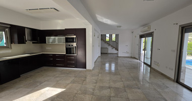 Spacious 3-Bedroom House With An Office & Separate Maids House For Rent  Near The Island School
