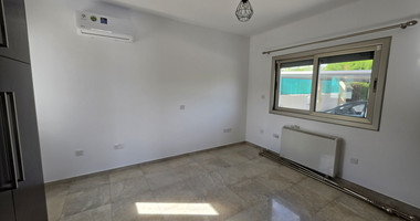 Spacious 3-Bedroom House With An Office & Separate Maids House For Rent  Near The Island School