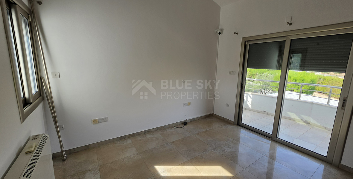 Spacious 3-Bedroom House With An Office & Separate Maids House For Rent  Near The Island School