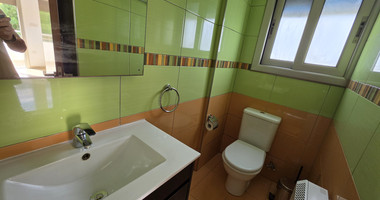 Spacious 3-Bedroom House With An Office & Separate Maids House For Rent  Near The Island School