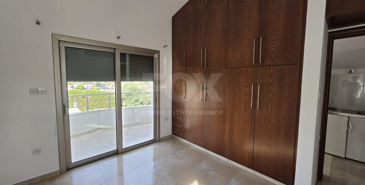 Spacious 3-Bedroom House With An Office & Separate Maids House For Rent  Near The Island School