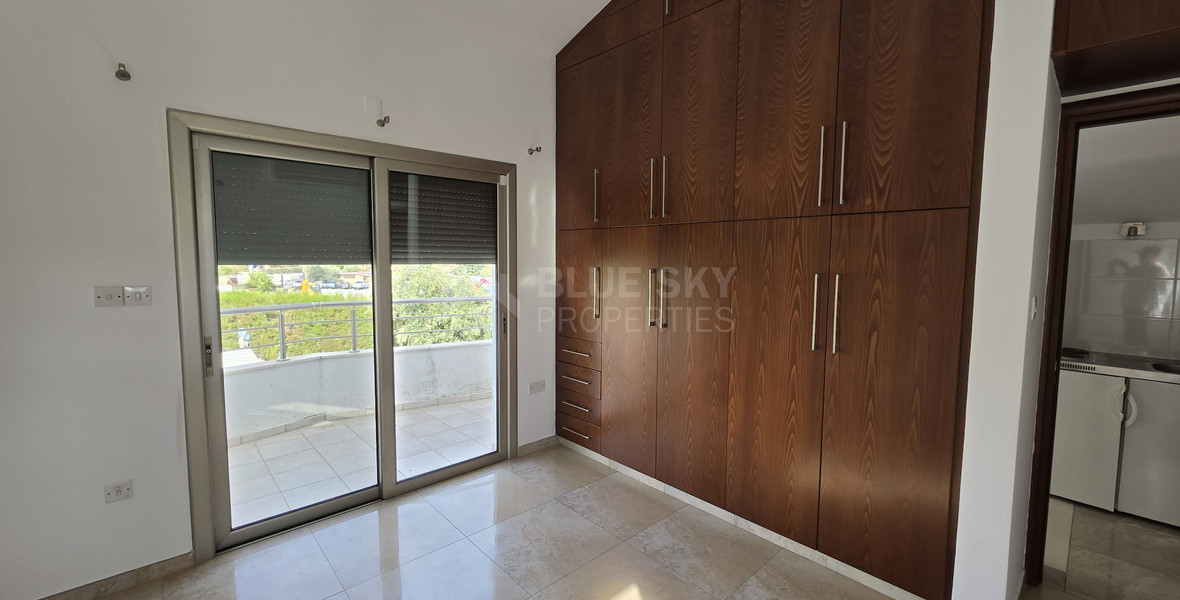 Spacious 3-Bedroom House With An Office & Separate Maids House For Rent  Near The Island School