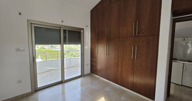 Spacious 3-Bedroom House With An Office & Separate Maids House For Rent  Near The Island School