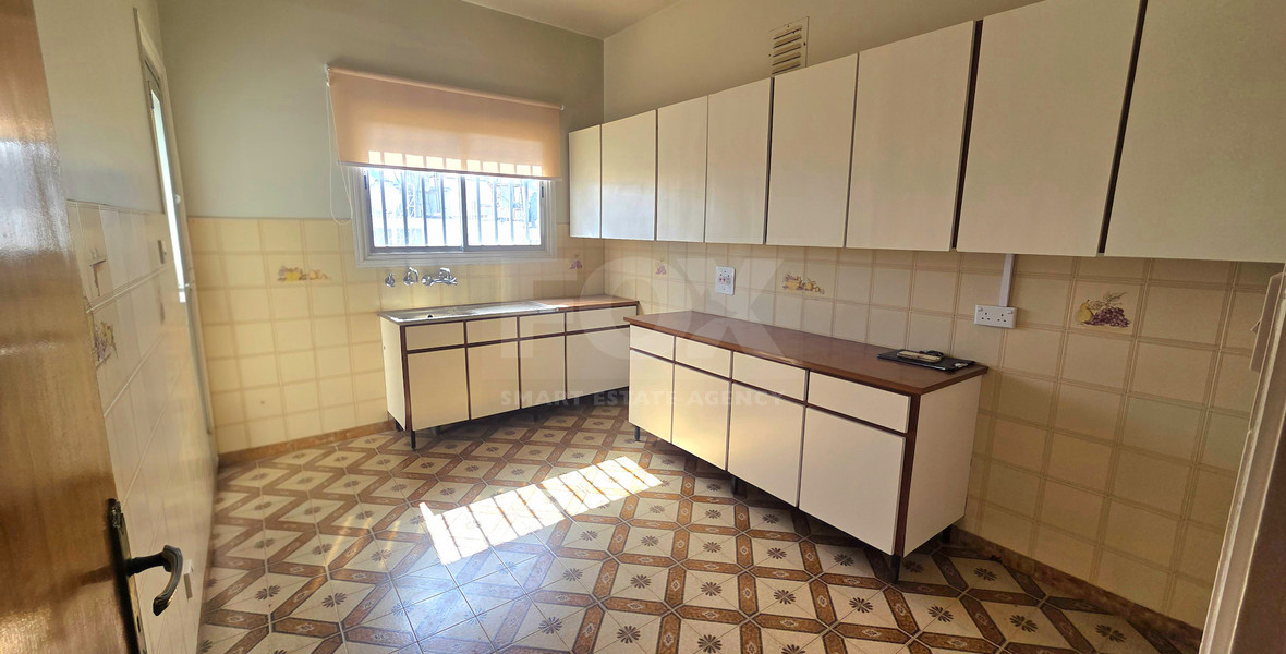Spacious Two-Bedroom Upper-Floor Residence for Rent in Mesa Geitonia, Limassol