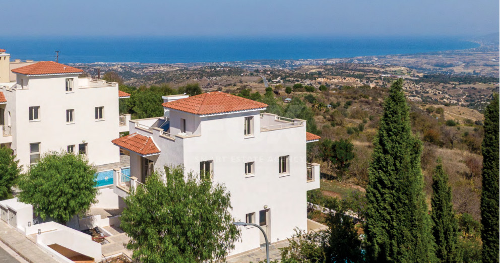 Studio with Private Roof Garden & Sea Views | Exclusive Coastal Living for sale