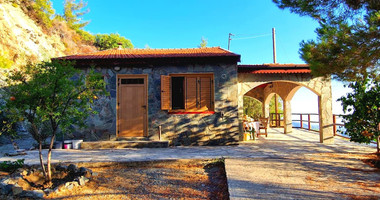 Charming Bungalow in Zoopigi, Limassol District – Mountain & Vineyard Views