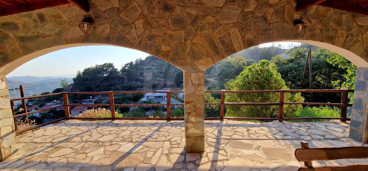 Charming Bungalow in Zoopigi, Limassol District – Mountain & Vineyard Views