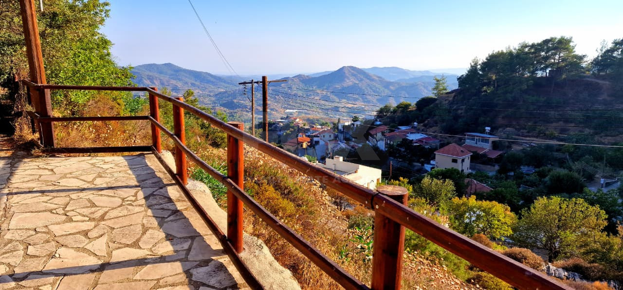 Charming Bungalow in Zoopigi, Limassol District – Mountain & Vineyard Views