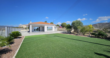 Spacious, optional furnished four bedroom detached bungalow