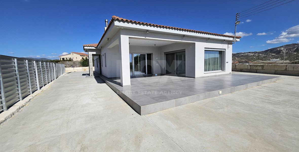 Spacious, optional furnished four bedroom detached bungalow