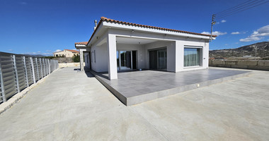 Spacious, optional furnished four bedroom detached bungalow