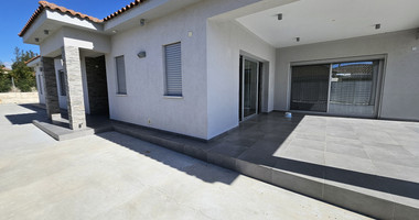 Spacious, optional furnished four bedroom detached bungalow