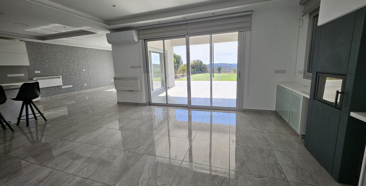 Spacious, optional furnished four bedroom detached bungalow