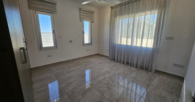 Spacious, optional furnished four bedroom detached bungalow