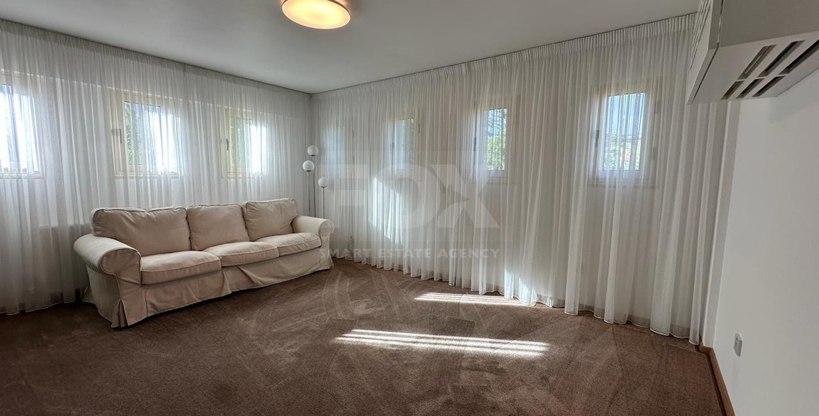 LUXURY FIVE-BEDROOM VILLA FOR RENT | PYRGOS TOURIST AREA