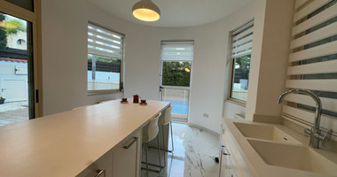 LUXURY FIVE-BEDROOM VILLA FOR RENT | PYRGOS TOURIST AREA