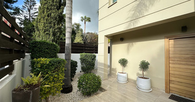 LUXURY FIVE-BEDROOM VILLA FOR RENT | PYRGOS TOURIST AREA