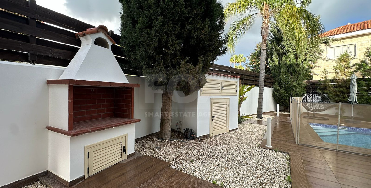 LUXURY FIVE-BEDROOM VILLA FOR RENT | PYRGOS TOURIST AREA