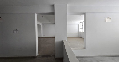 Shop for Rent on Makarios Avenue – 197 sqm Covered Area, 78 sqm Mezzanine