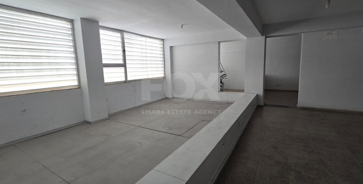 Shop for Rent on Makarios Avenue – 197 sqm Covered Area, 78 sqm Mezzanine