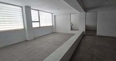 Shop for Rent on Makarios Avenue – 197 sqm Covered Area, 78 sqm Mezzanine