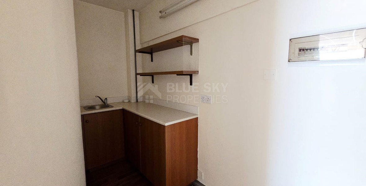 Excellent opportunity to rent a Shop in a prime location on Makarios Avenue, in the heart of the city centre