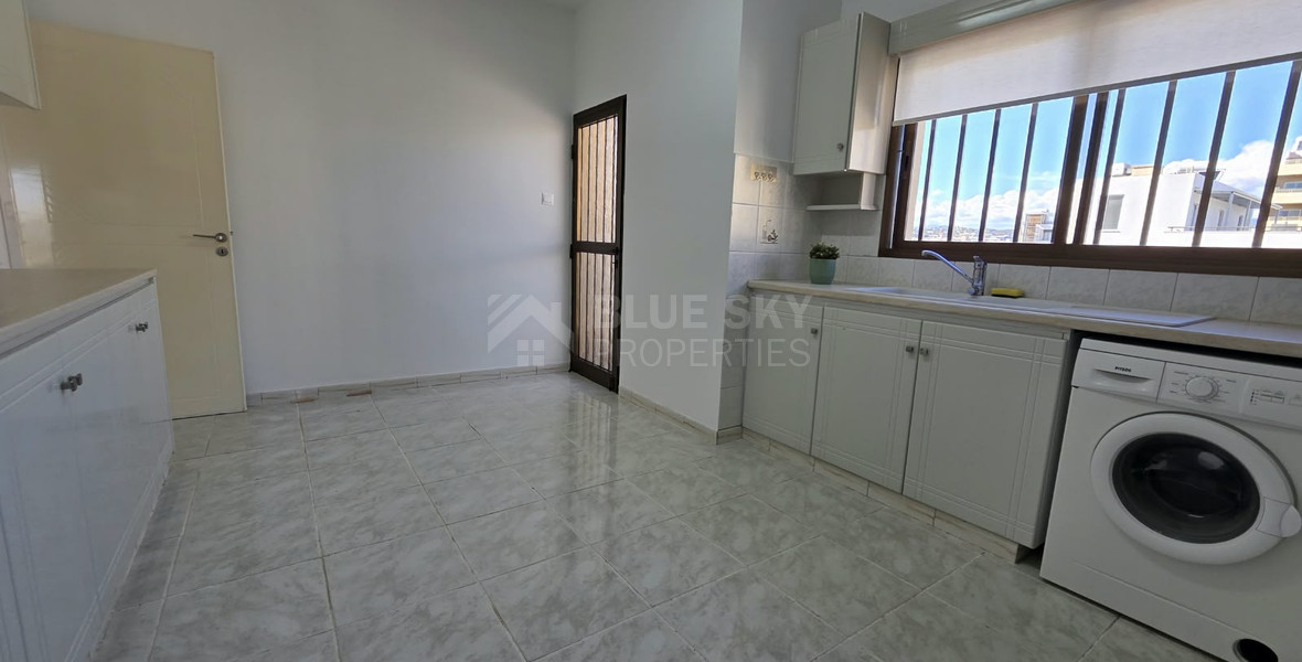 Three bedroom apartment for rent in Petrou N' Pavlou, Limassol