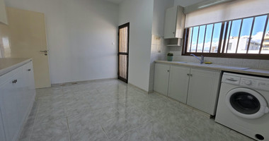 Three bedroom apartment for rent in Petrou N' Pavlou, Limassol