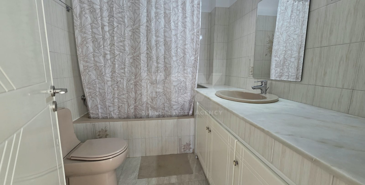 Three bedroom apartment for rent in Petrou N' Pavlou, Limassol