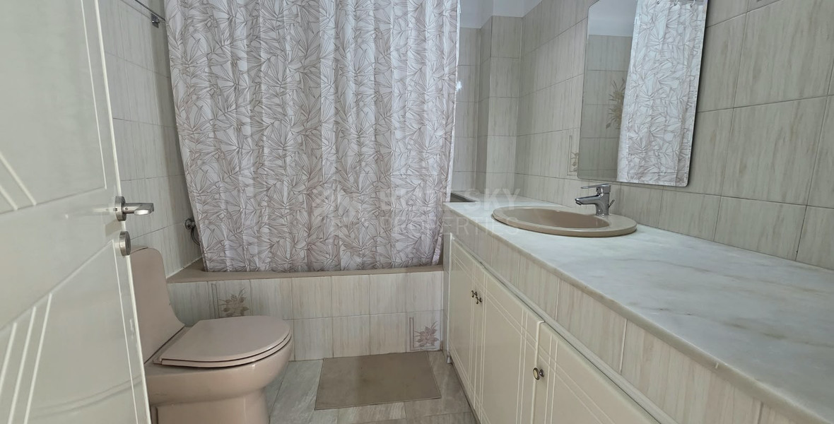 Three bedroom apartment for rent in Petrou N' Pavlou, Limassol