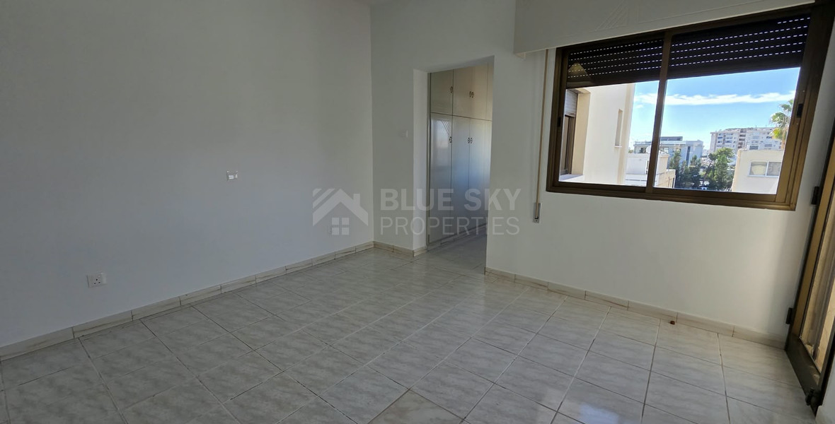 Three bedroom apartment for rent in Petrou N' Pavlou, Limassol