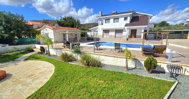 Private Five-Bedroom Villa with Separate Guest House, Swimming Pool and 2,400 m² Plot for Rent in Paramytha, Limassol, Near to the Heritage school