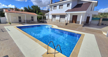 Private Five-Bedroom Villa with Separate Guest House, Swimming Pool and 2,400 m² Plot for Rent in Paramytha, Limassol, Near to the Heritage school